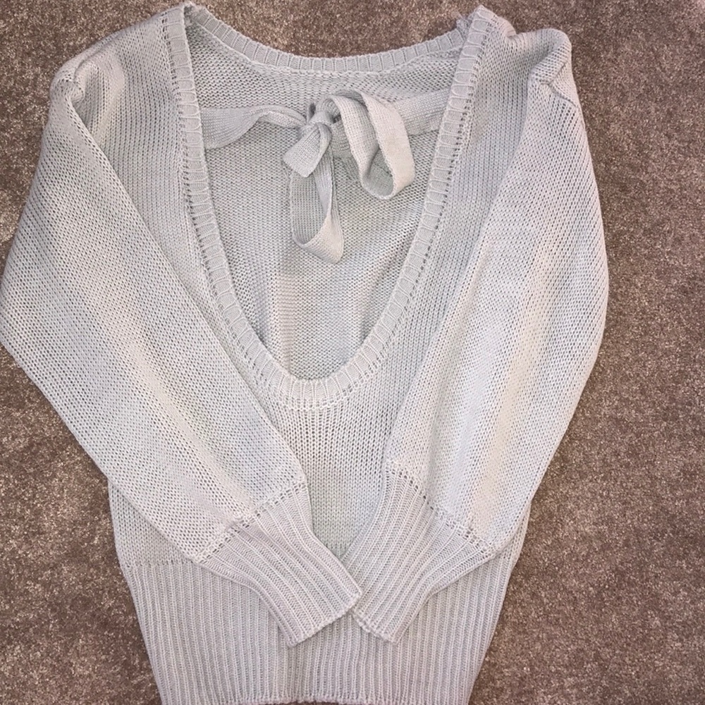 Bow Sweater - Picture 2 of 2